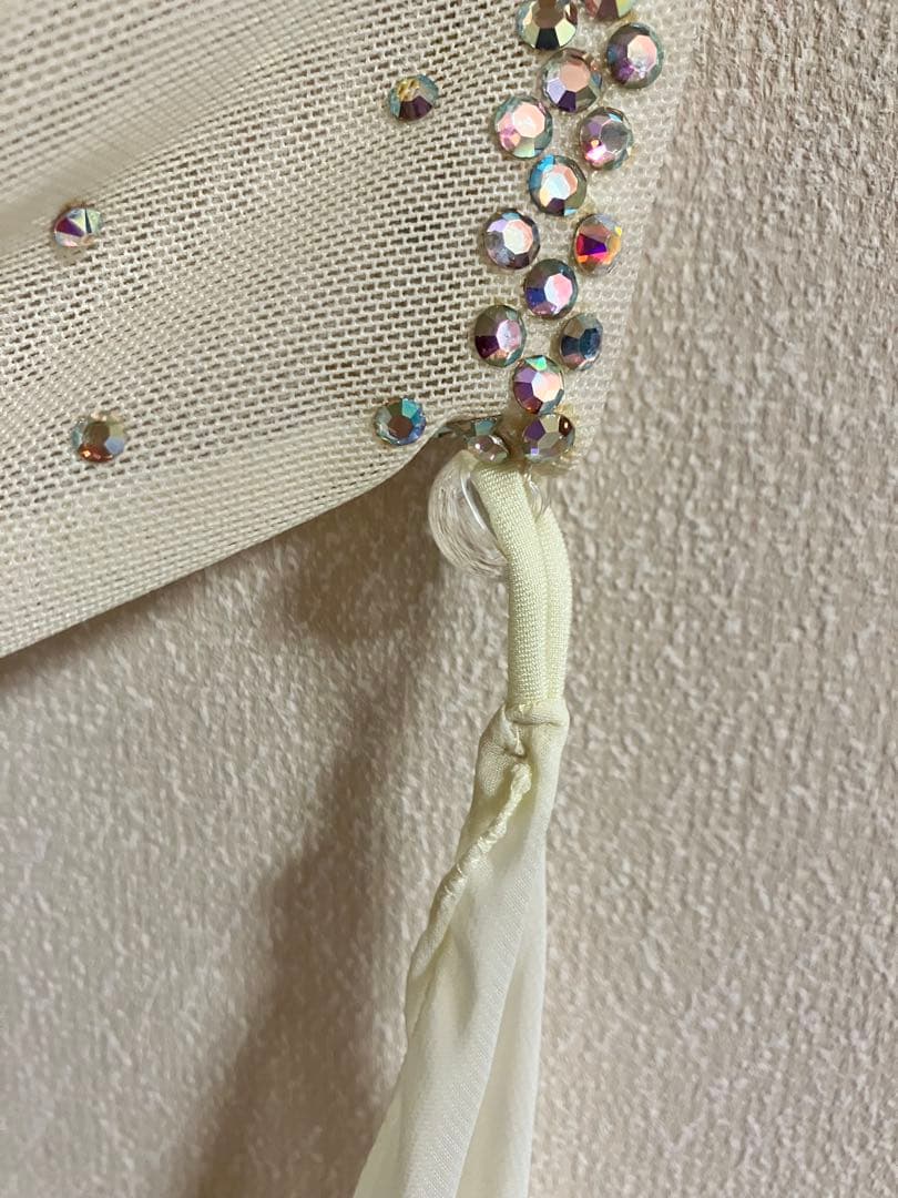 スタンダードドレス　アイボリー色の上品なデモドレス