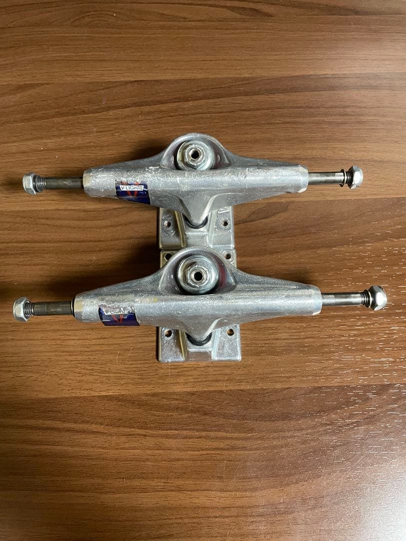ベンチャートラック　V-LIGHT 5.2 LOW