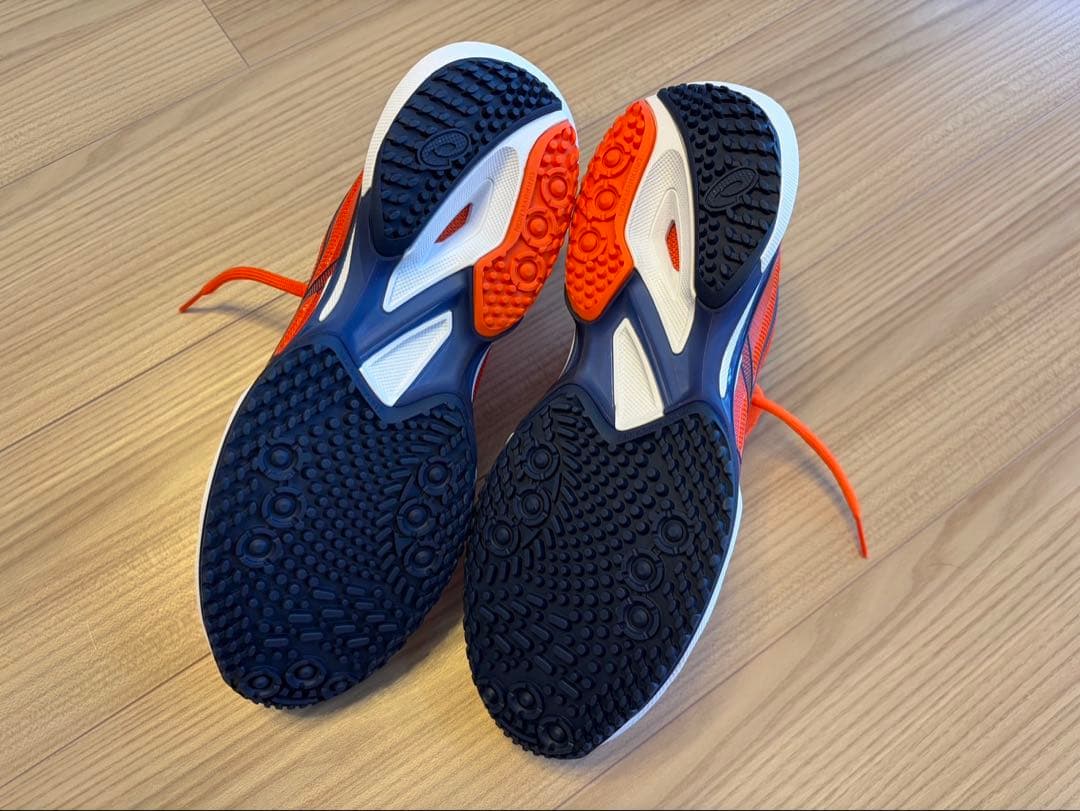 新品未使用／ASICS テニスシューズ オレンジ27cm
