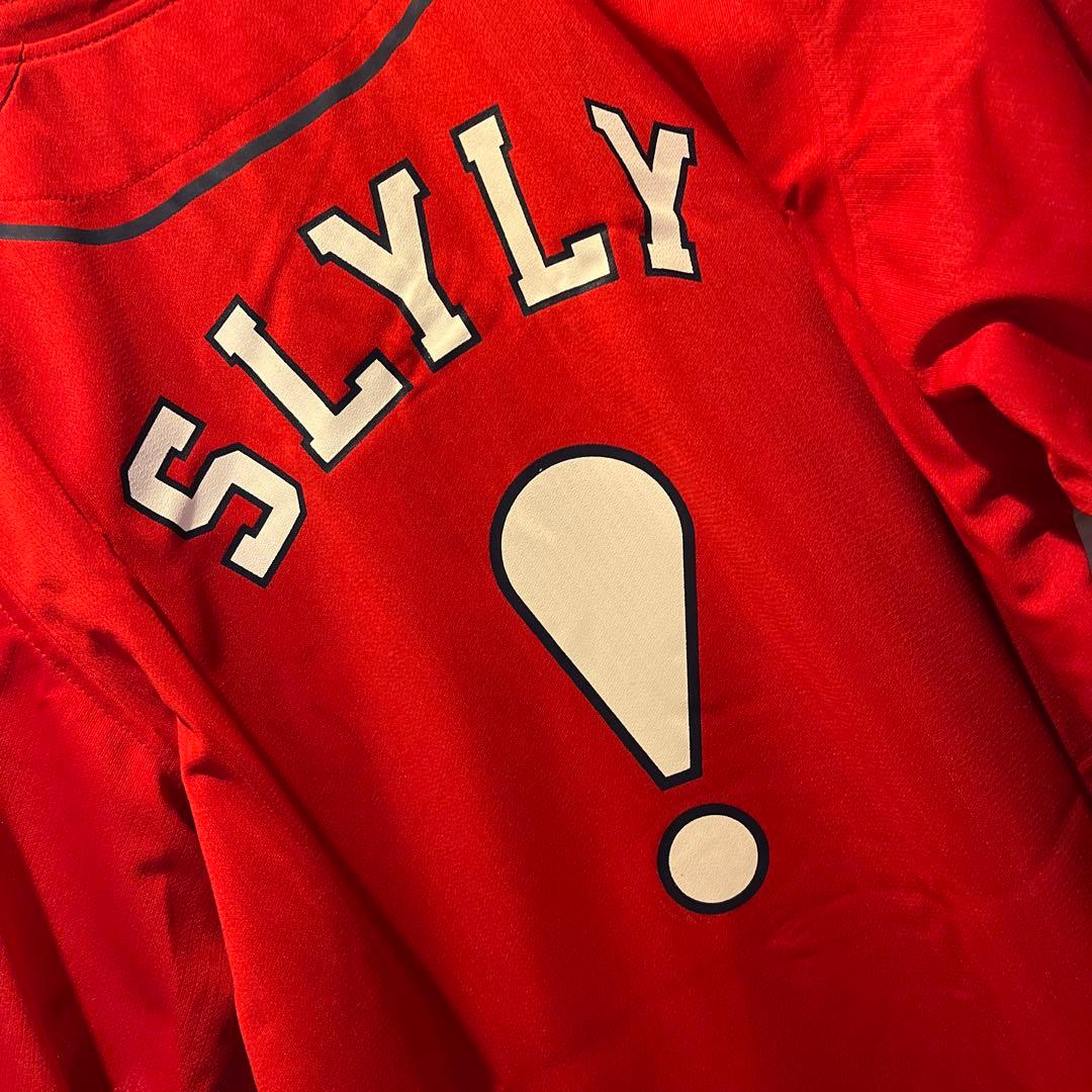 SLYLY スライリー　広島東洋カープ　ユニフォーム　Lサイズ【新品未使用】