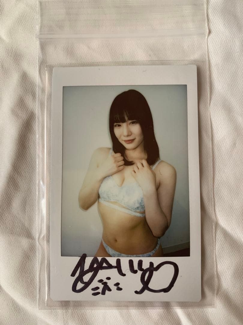 鈴村あいり　airi suzumura チェキ 直筆サイン入り 水色