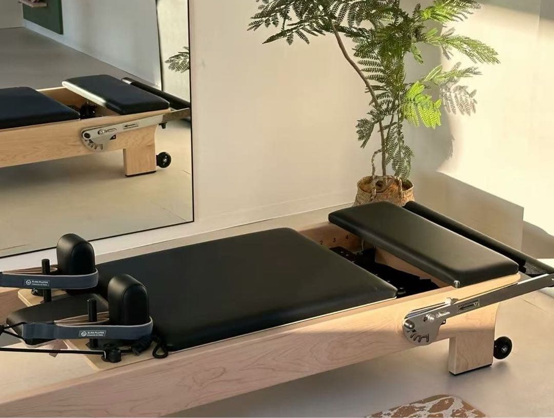 木製ピラティスリフォーマー（Pilates ) スタジオ用本格モデル