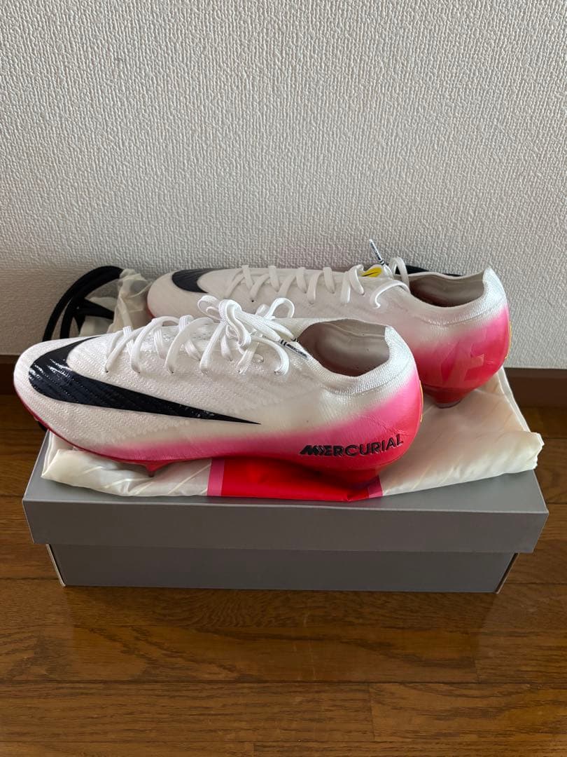 NIKE マーキュリアル　ヴェイパー 16 FG LV8