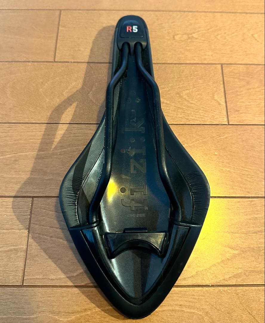 フィジーク Fizik アリオネ Arione R5 サドル