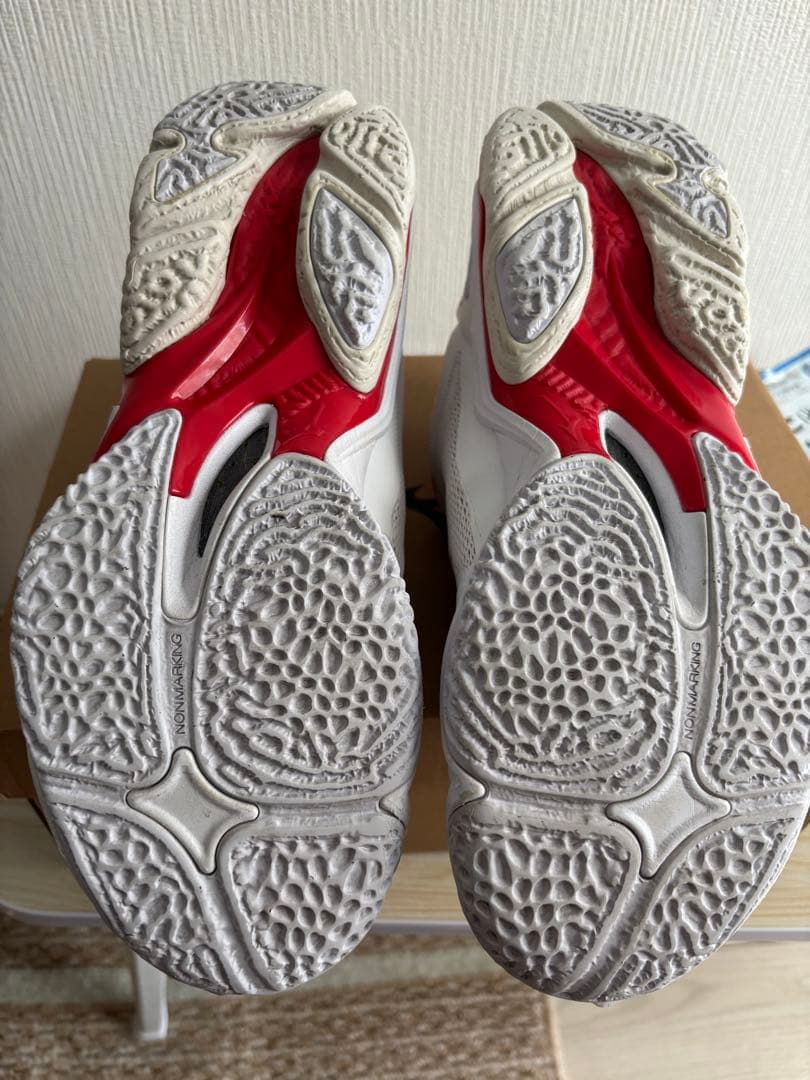 Mizuno Wave Lightning Z8ホワイト/レッド