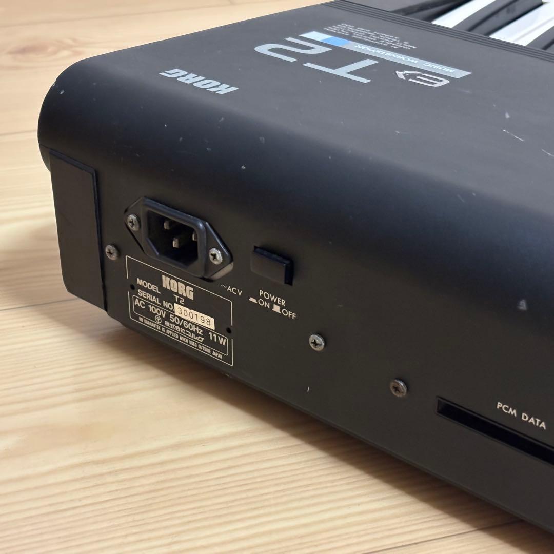 KORG T2 シンセサイザー 61鍵盤　コーグ