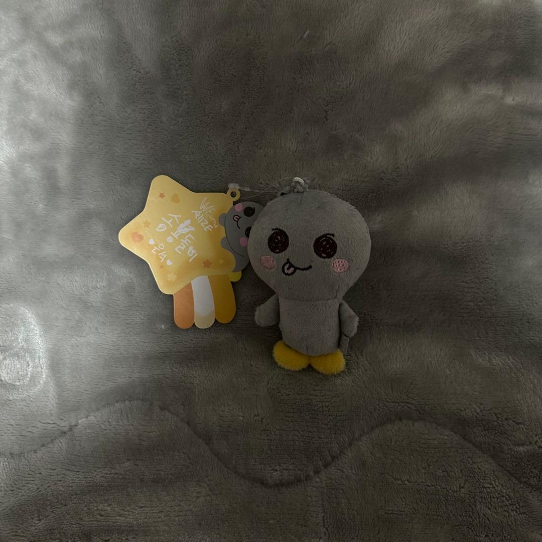 K-POP ぬいぐるみマスコット グレー