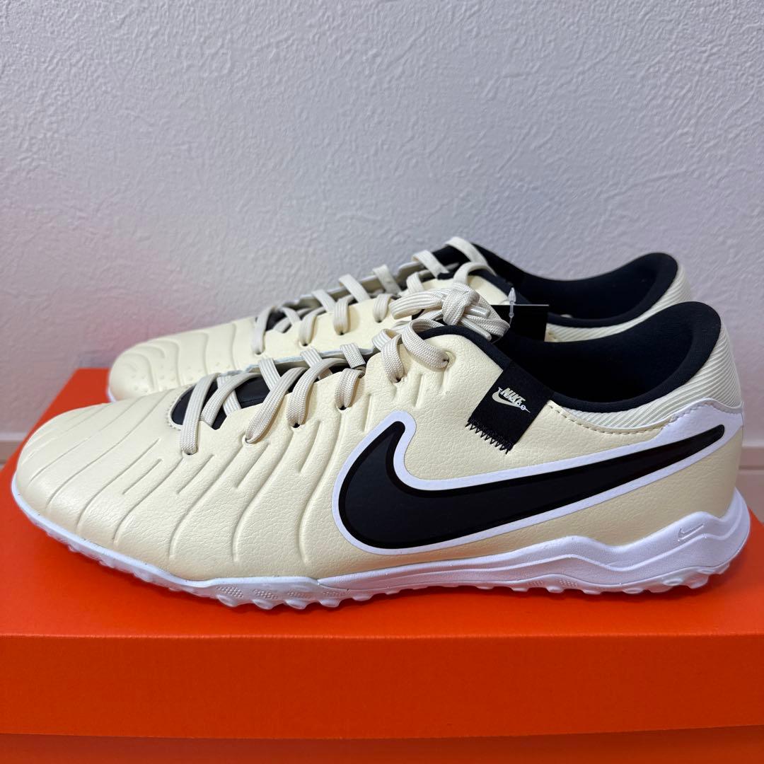 NIKE レジェンド10アカデミーTF サッカー　トレシュー　白　28cm 新品