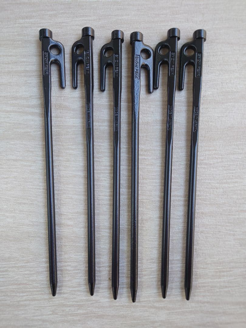 ペグハンマーとテントペグ6本セット