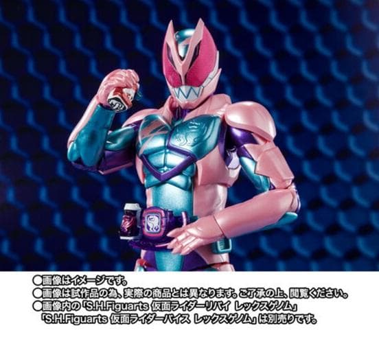 S.H.Figuarts 仮面ライダージャンヌ コブラゲノム＆ラブコフ クジャク