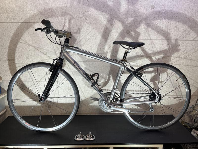 TREK FX7.7 SHIMANO 105 トレック　ポンプ付き