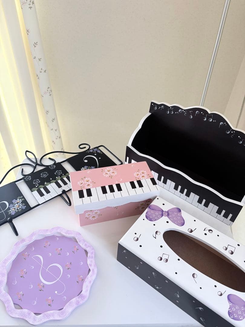 pianekoページ　　　シンプルなピアノ鍵盤模様の小物入れ