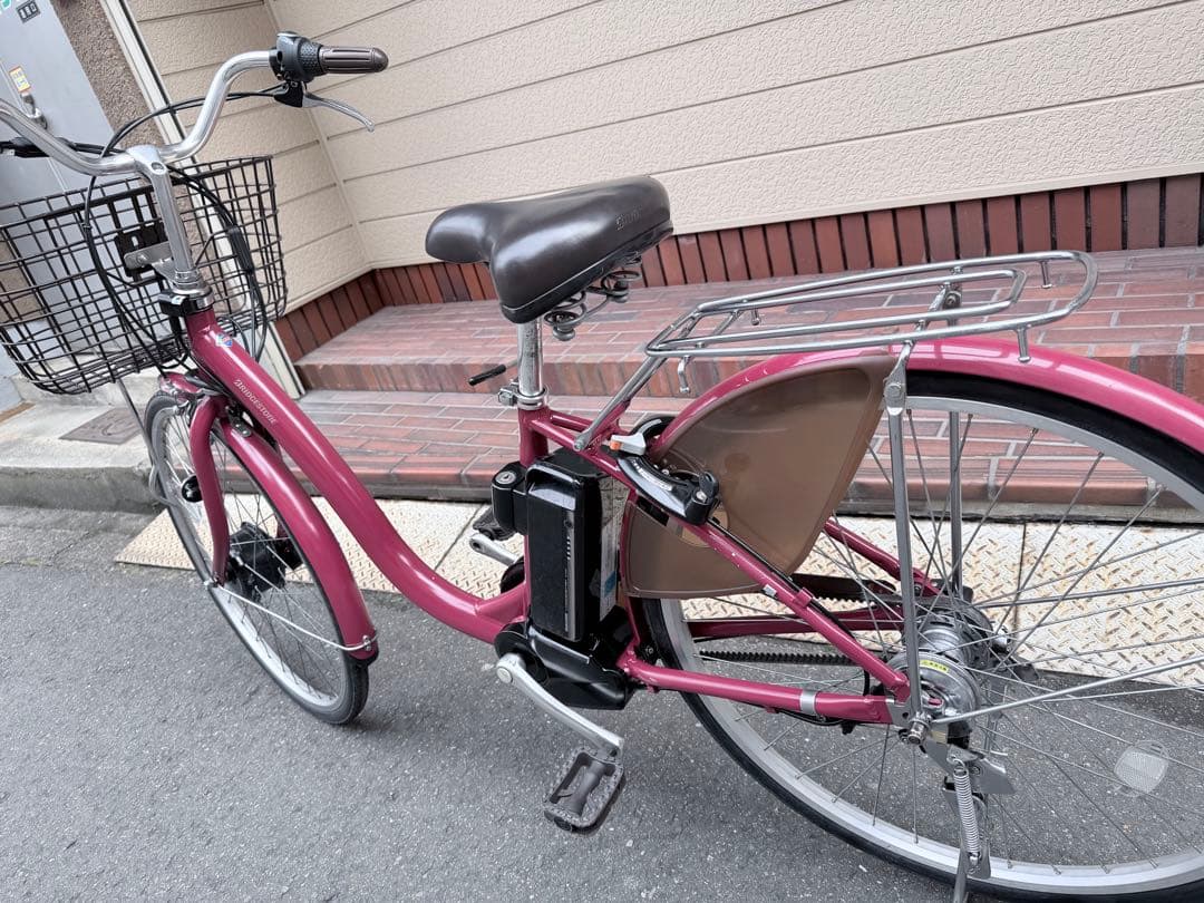 大阪府　ブリヂストン　電動アシスト自転車 ワインレッド 前カゴ付き
