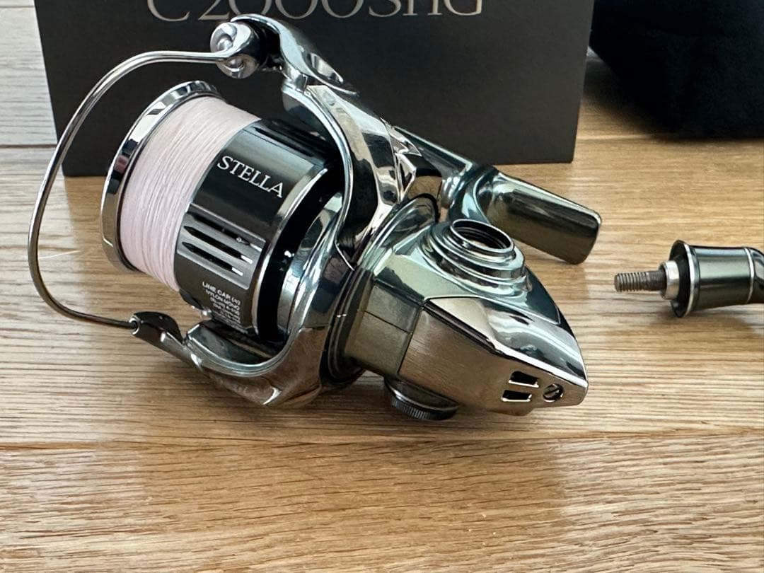 美品　シマノ　STELLA C2000SHG スピニングリール　22ステラ