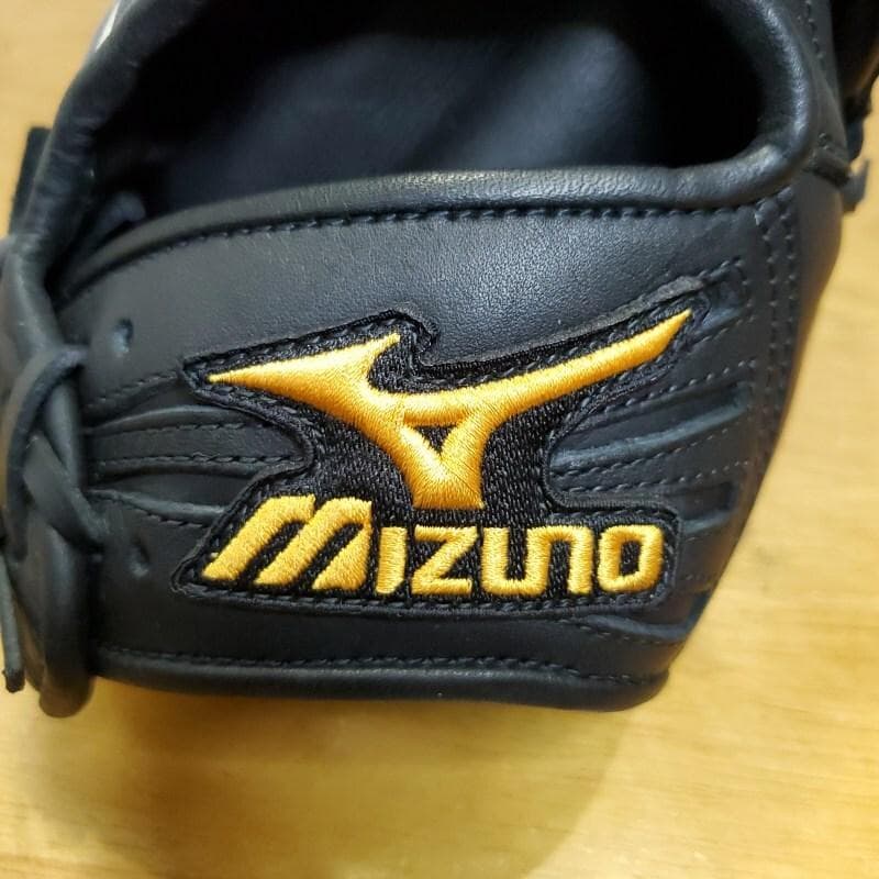 ミズノ MIZUNO 井端和弘モデル 限定モデル 内野用 軟式グローブ