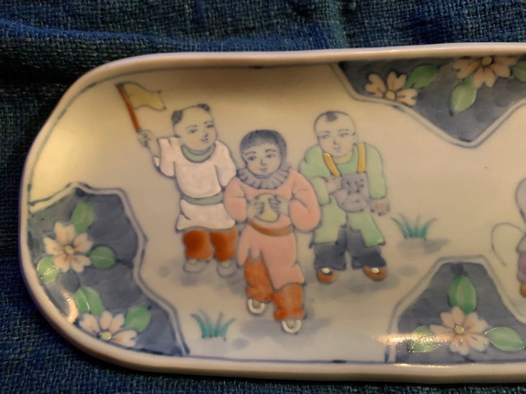 佐藤走波　染錦唐子紋様長皿