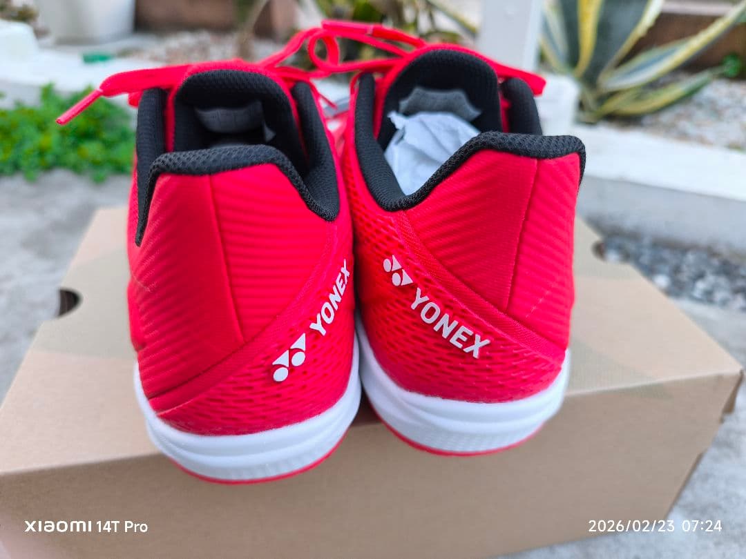 試着のみ YONEX パワークッション アドアクセル 赤/白 26.5cm