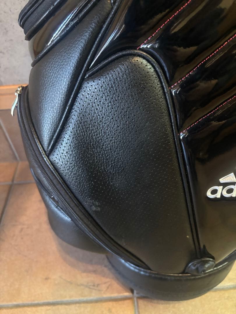 adidas キャディバッグ 黒 3本ストライプ　エナメル合皮
