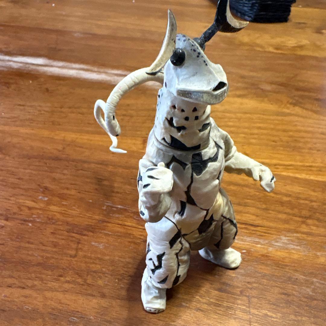 ウルトラマン怪獣フィギュア エレキング