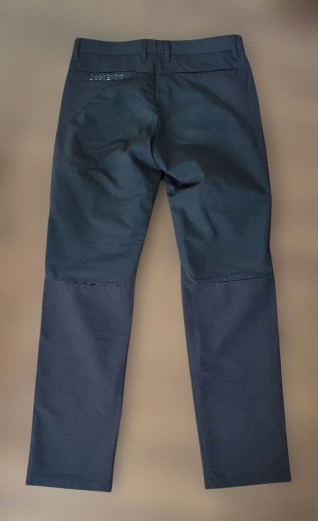 デサントゴルフ DESCENTE GOLF ブラック メンズパンツ М 中綿 冬
