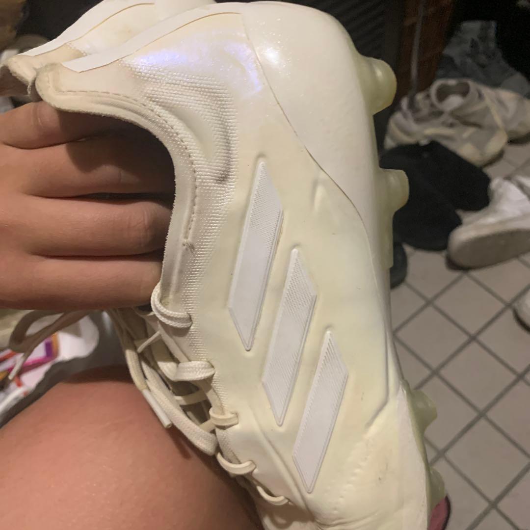 adidas ホワイト サッカーシューズ スパイク