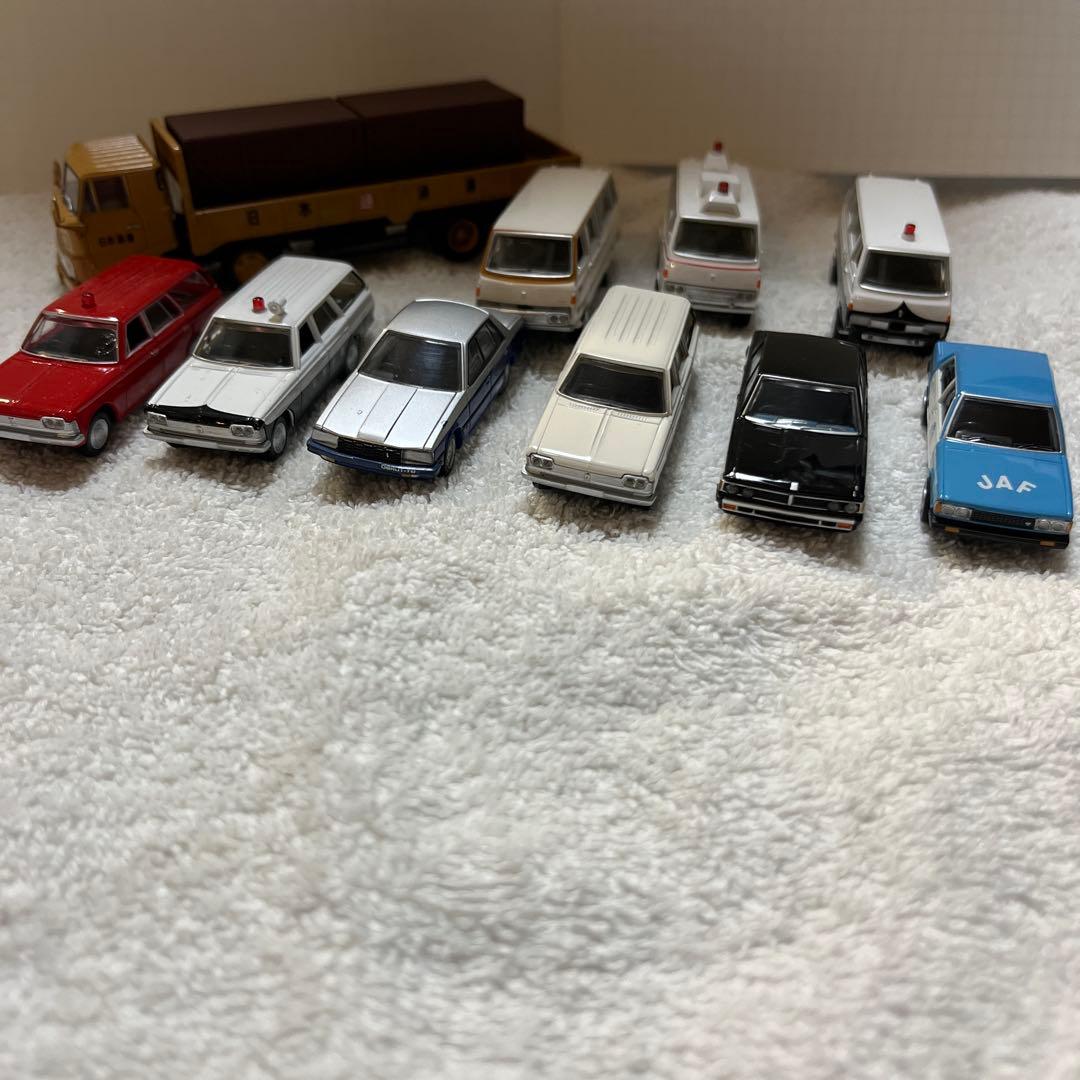 ミニカーセット 10台 パトカー・救急車・トラック等