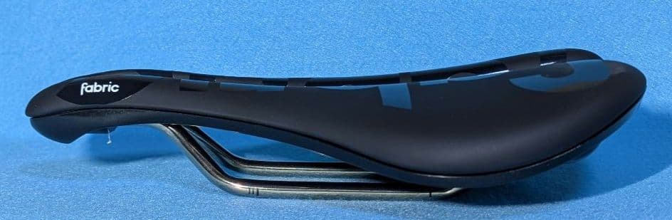 fabric line-s race flat チタンレール　サドル