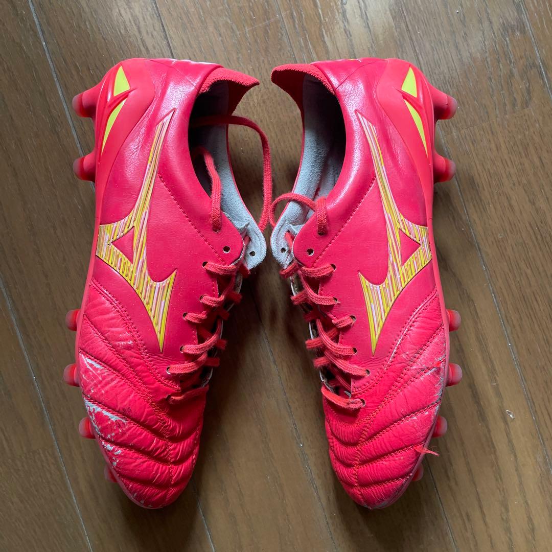 Mizuno Morelia Neo レッド
