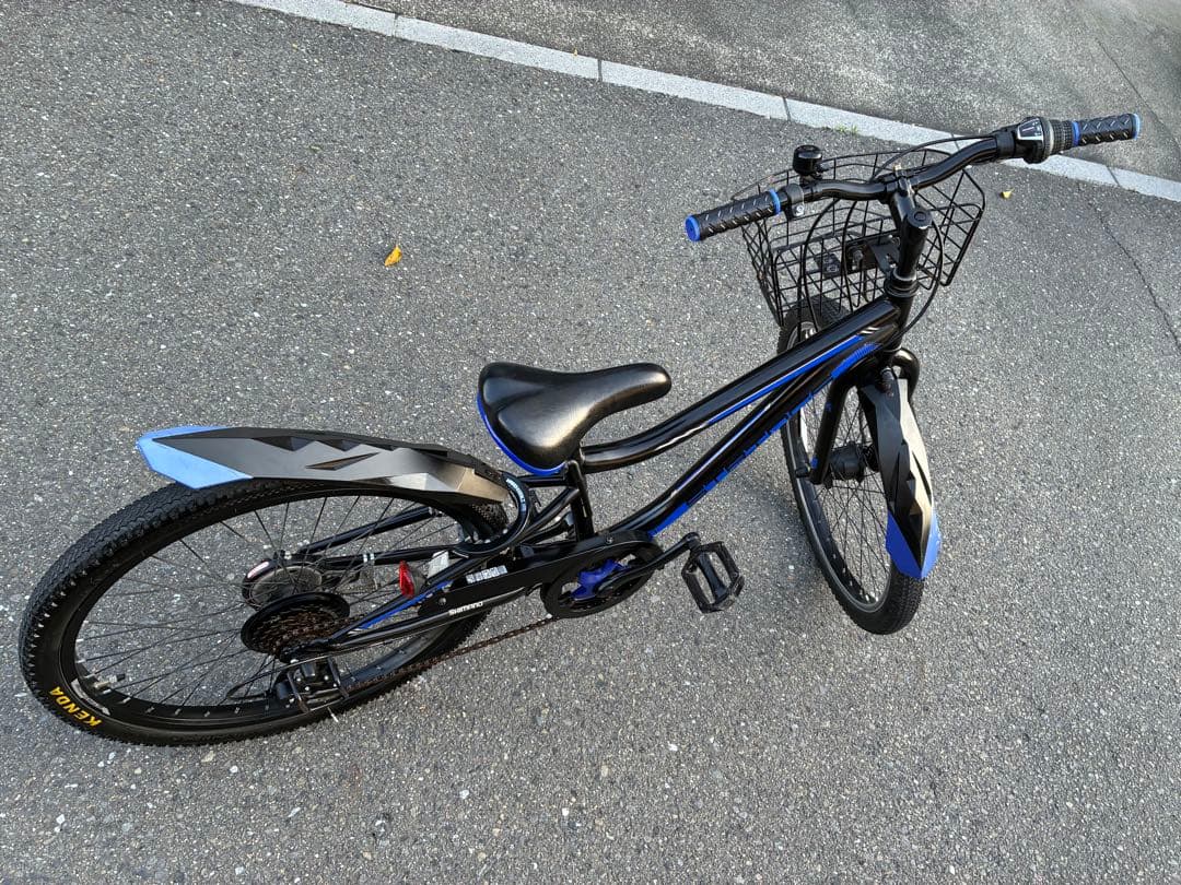 24インチ　子供用自転車 ブラックとブルー