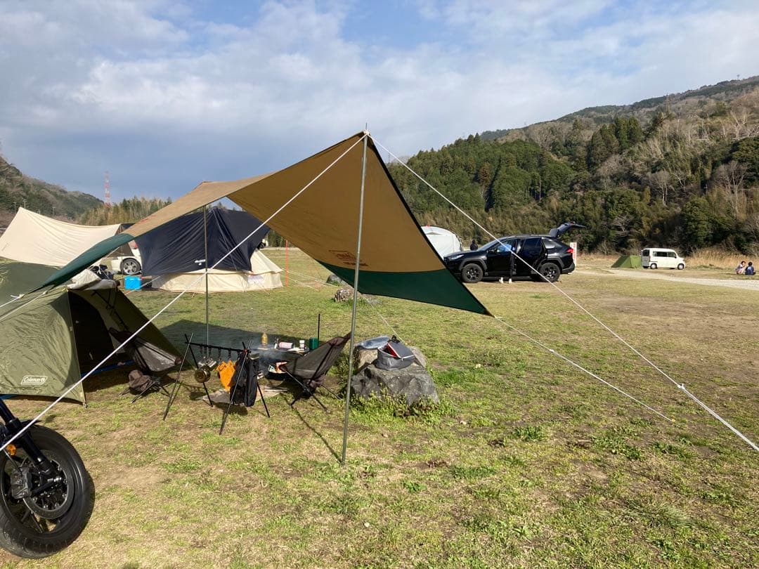 Coleman Compact Hexa Tarp Sタープ ベージュ・グリーン