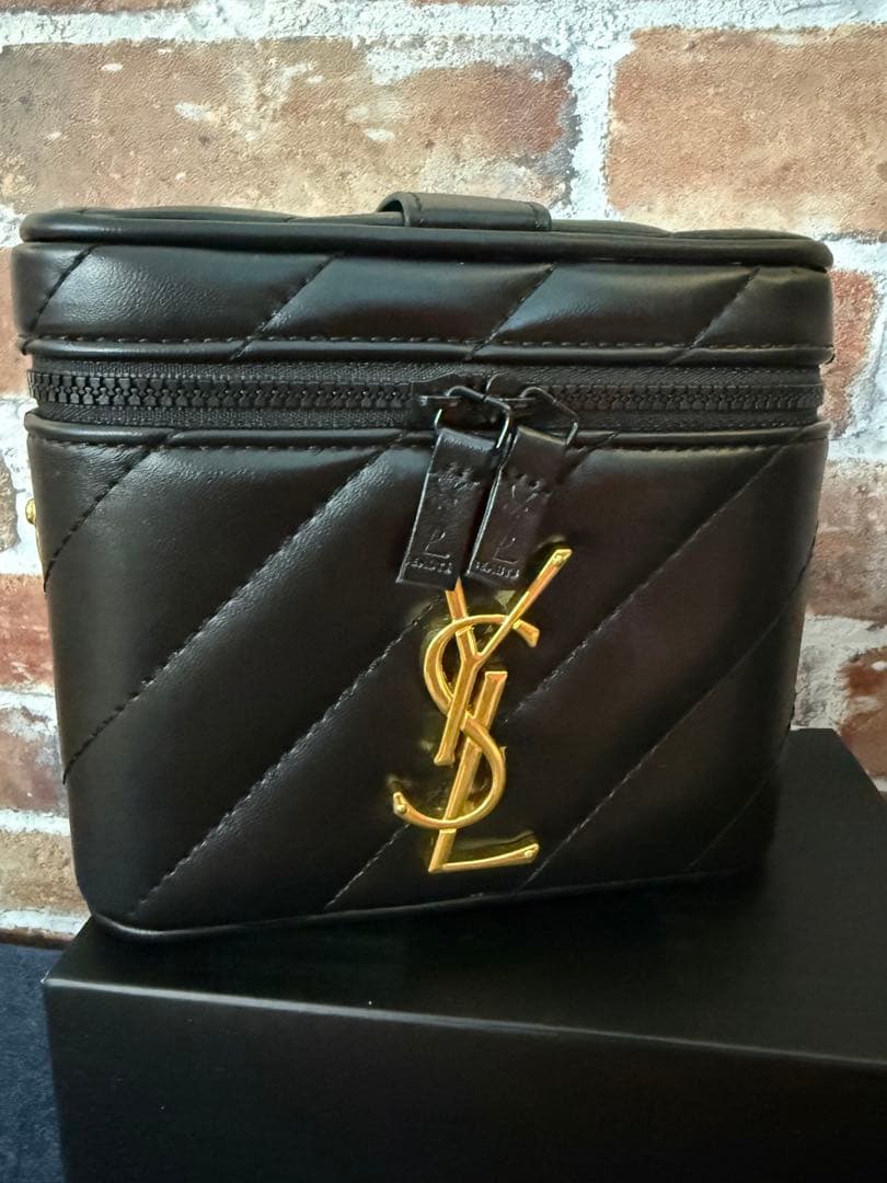 YSL ブラックキルティングバッグ