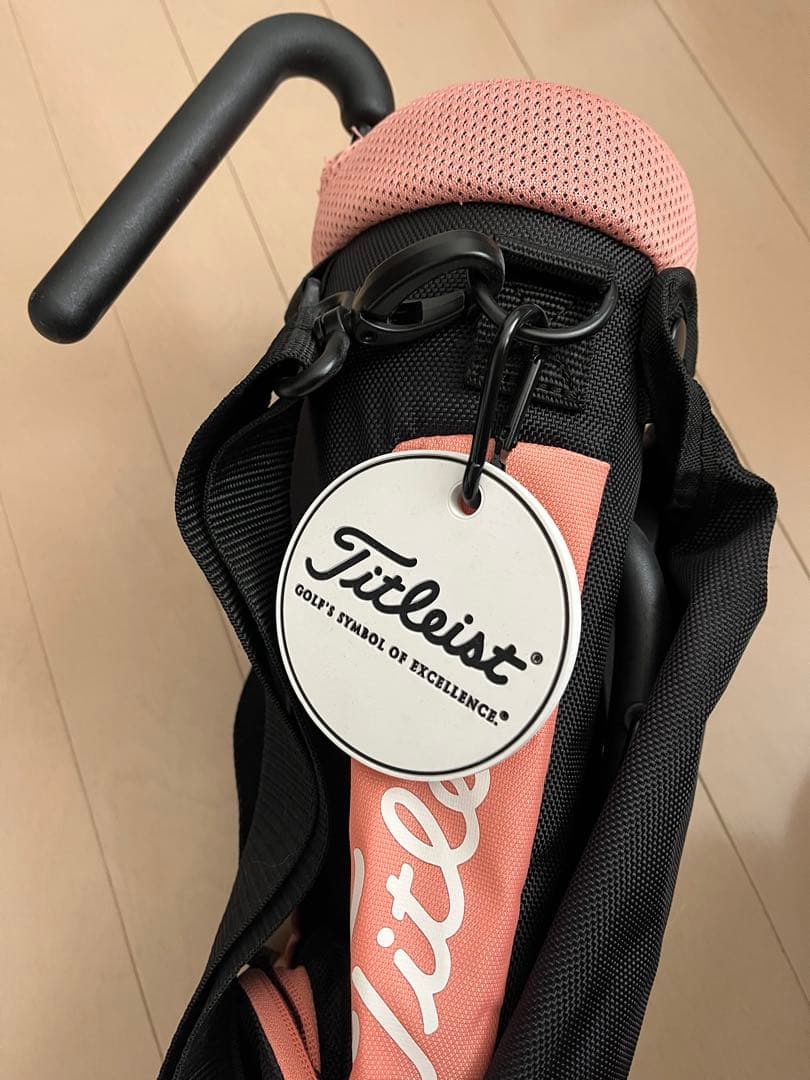 Titleist スタンド式サブバッグ 黒とピンク