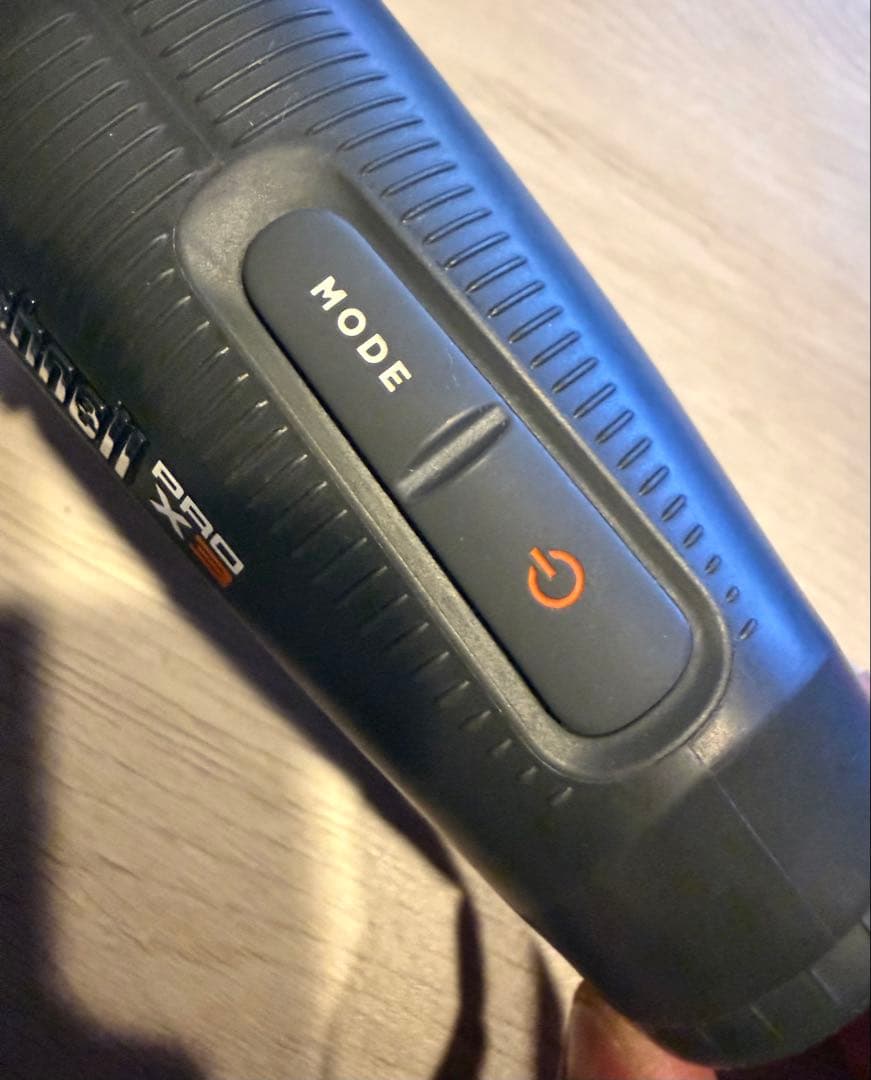 Bushnellのゴルフ用距離計PRO X3 黒色表示