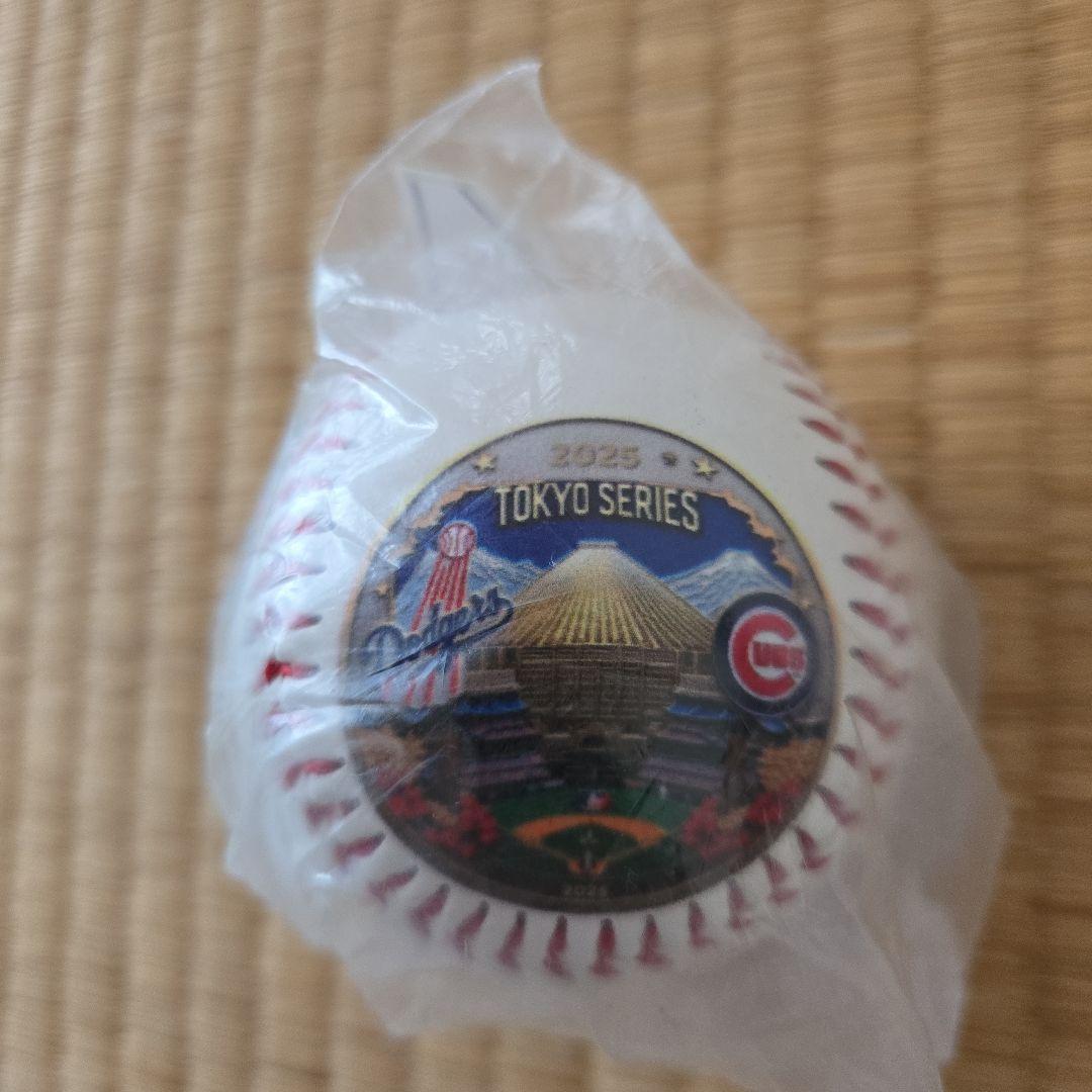 2025東京シリーズ　ドジャース　カブス 記念ボール