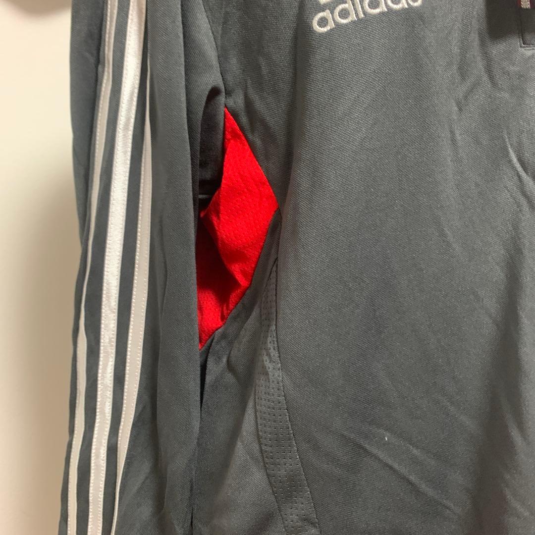 新品未使用 adidas リバプール ピステ ジャージ ブラック/レッド
