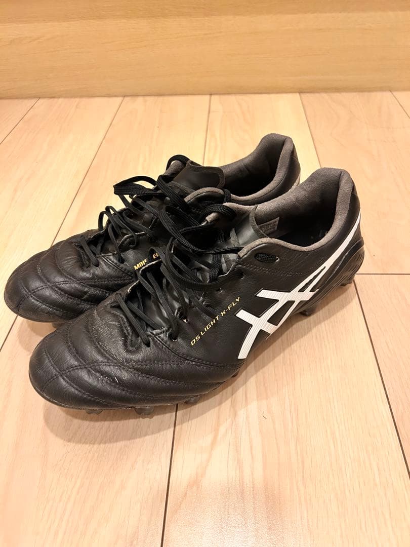 アシックス サッカースパイク　黒 かなり値下げしました。
