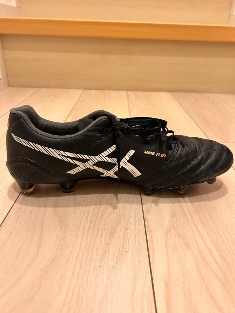 アシックス サッカースパイク　黒 かなり値下げしました。