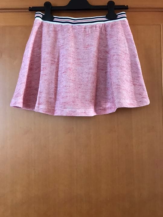 フィラ テニスウェア　ピンク色スコート　Mサイズ　新品