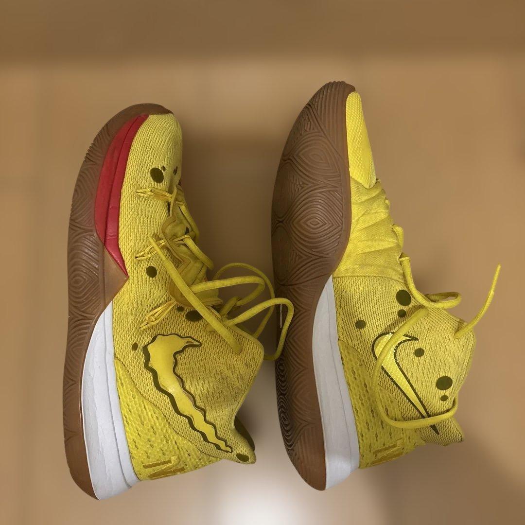 nike カイリー5スポンジボブ