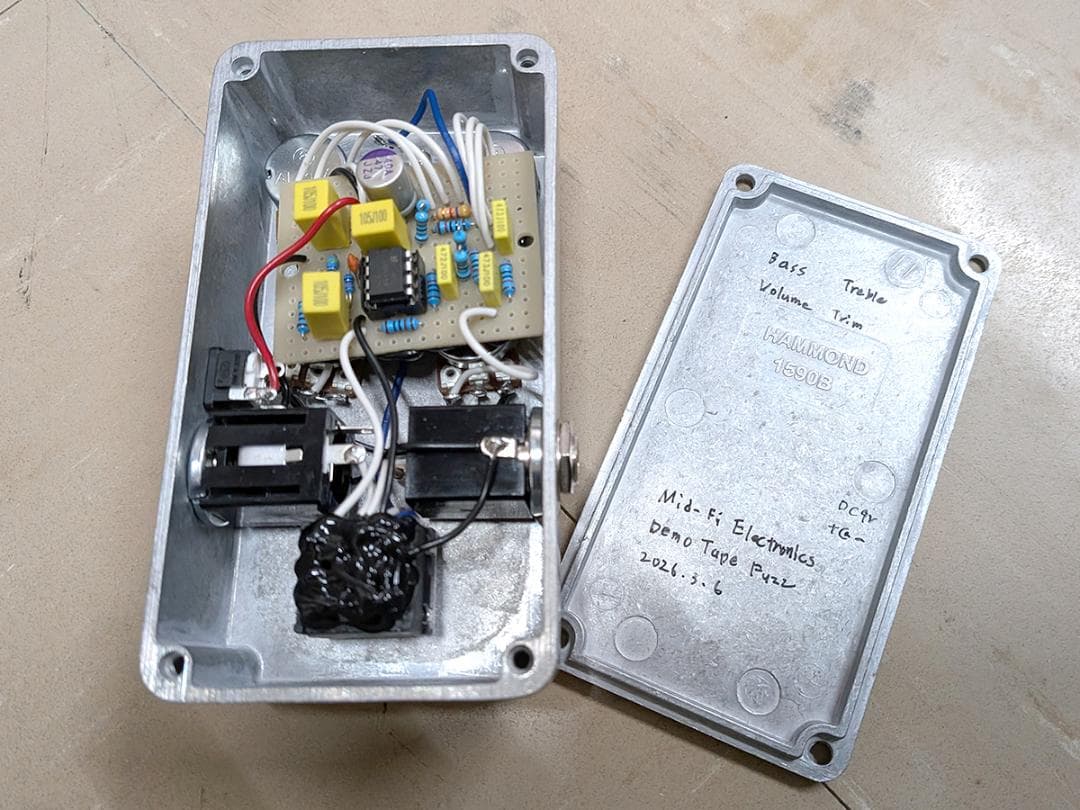 Mid-Fi Electronics Demo Tape Fuzz クローン品