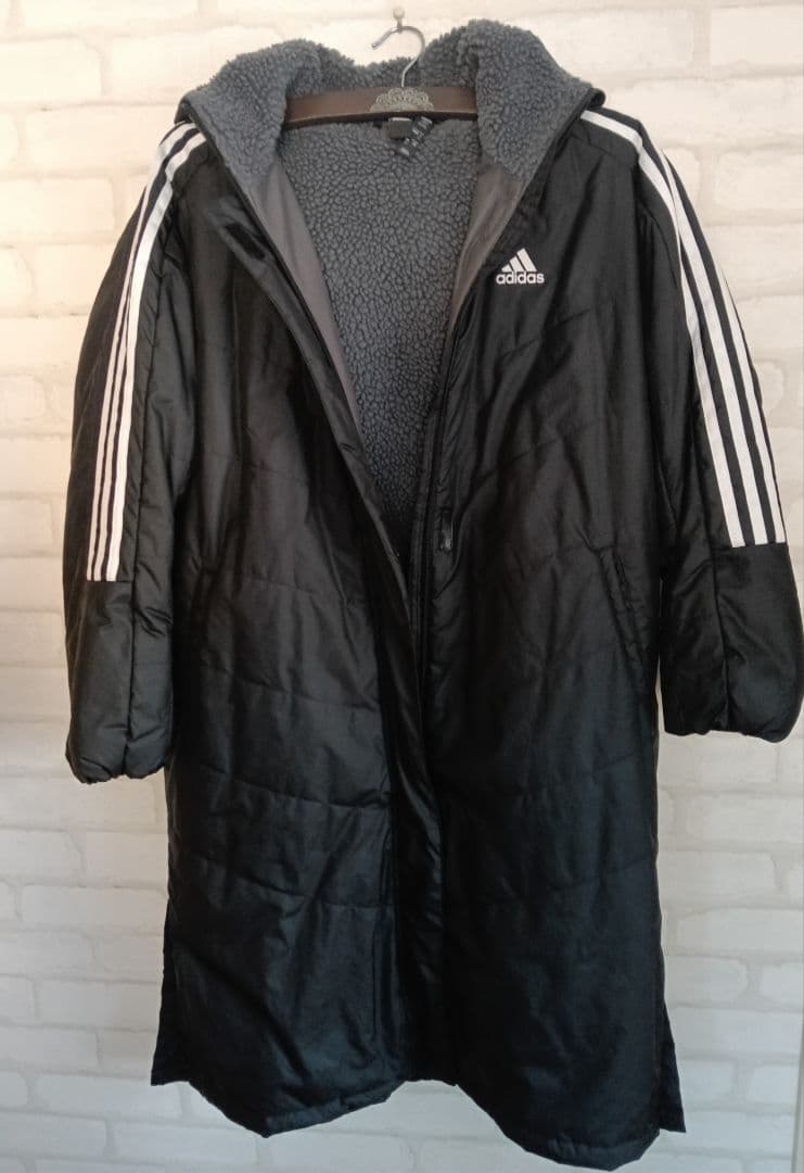【adidas】 ✨️美品✨️ベンチコート (サイズ：160）⚠️一部訳あり⚠️
