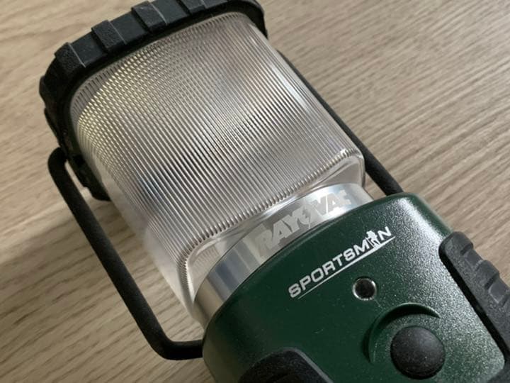 LAYOVAC USA LEDランタン 節電モード最長15日の高耐久 充電池OK