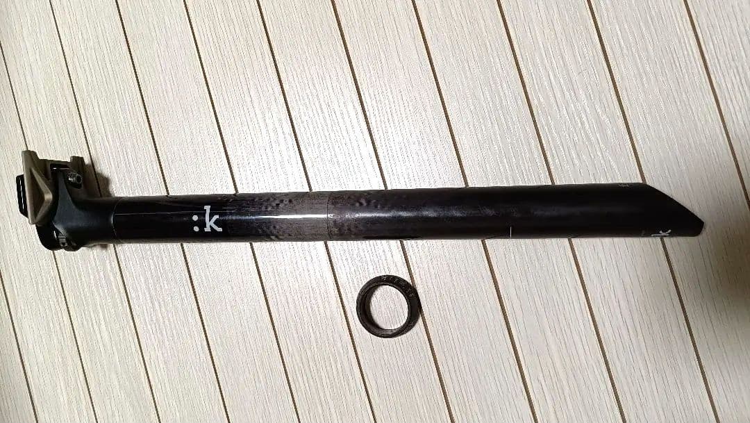 fizik CYRANO R1 カーボンシートポスト 31.6×400mm