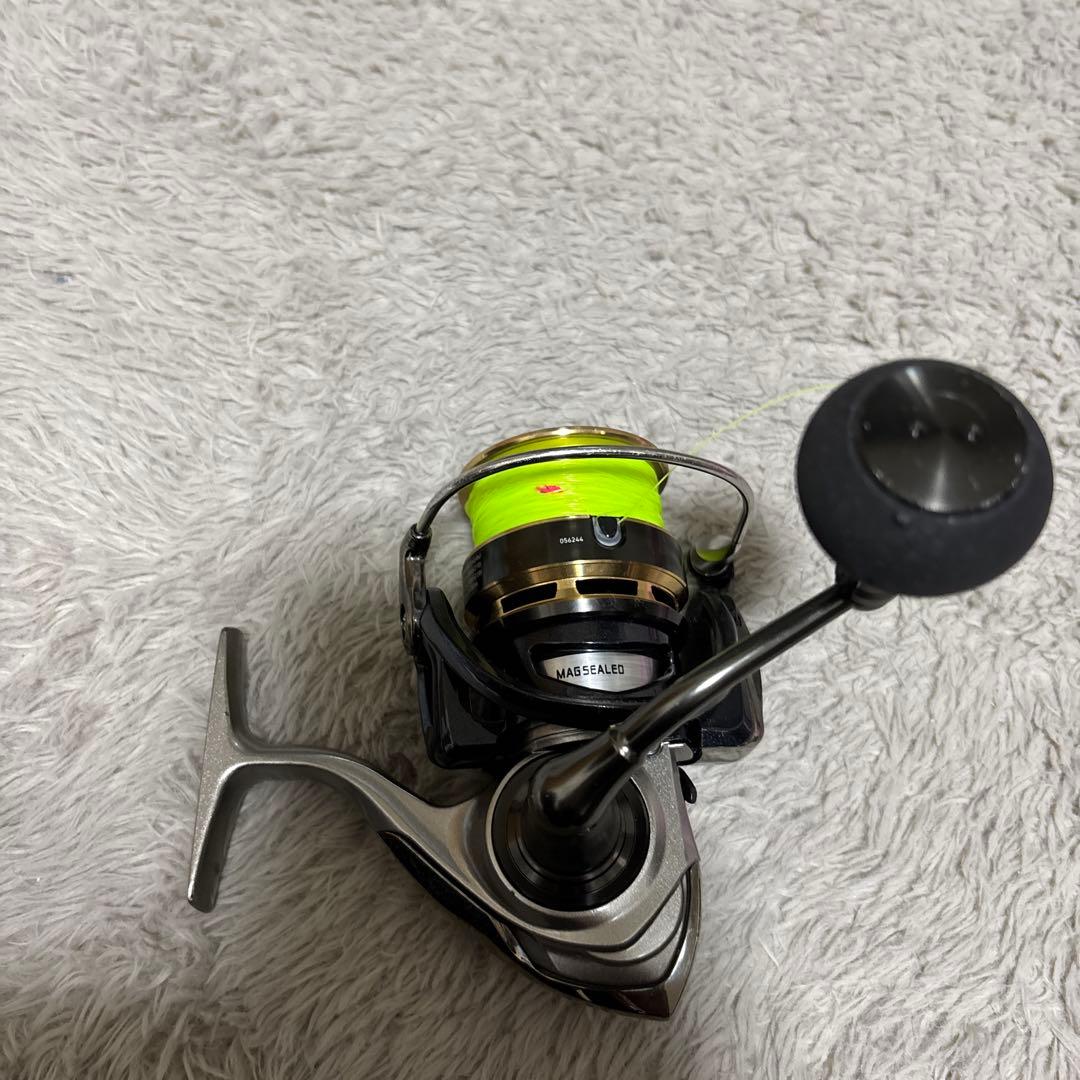 VADEL 4000 H スピニングリール