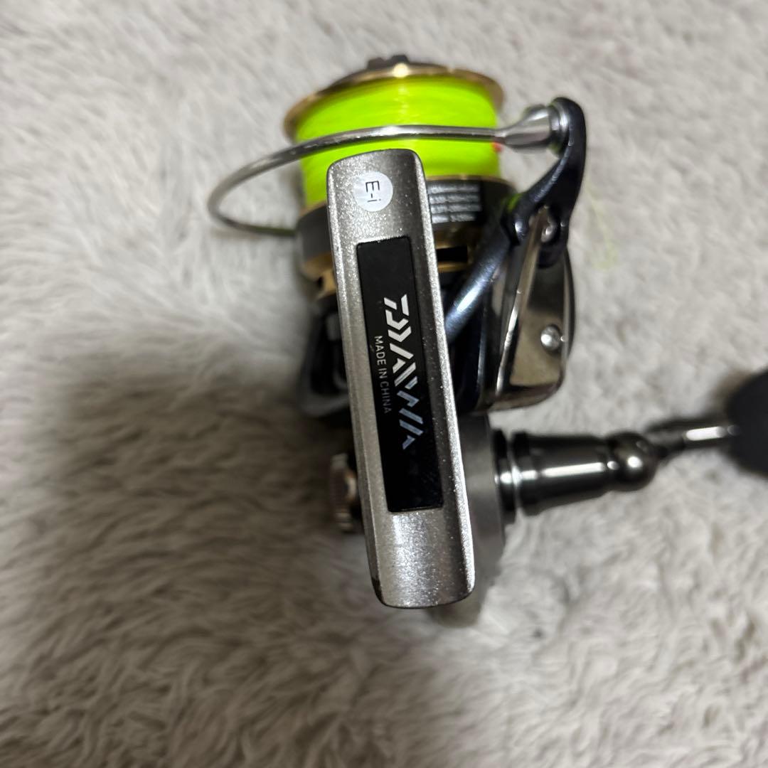 VADEL 4000 H スピニングリール