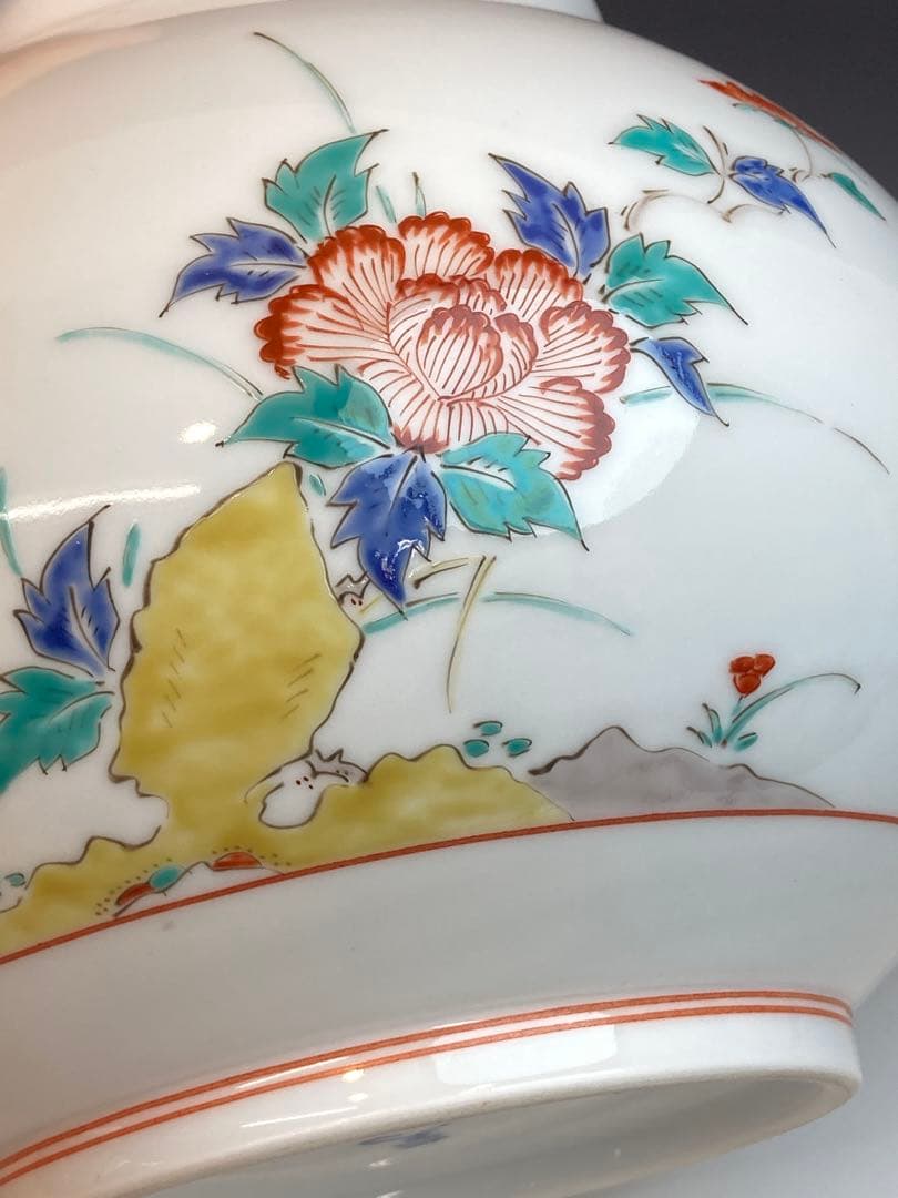 人間国宝 十三代 酒井田柿右衛門 作 錦牡丹鳥文花瓶 共箱 高さ 17cm