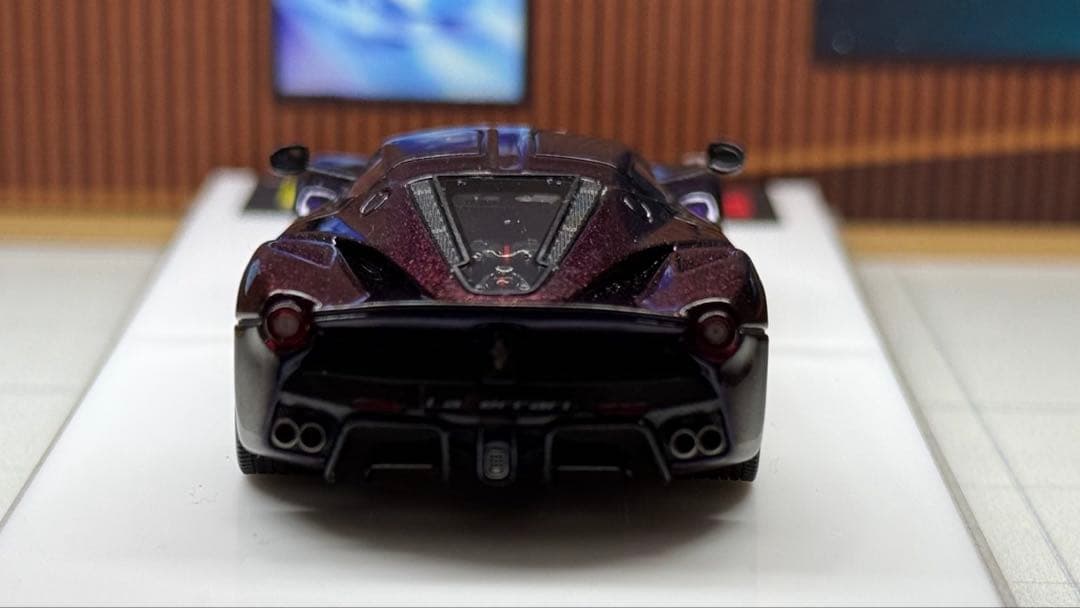 DMH 1/64 ラフェラーリ