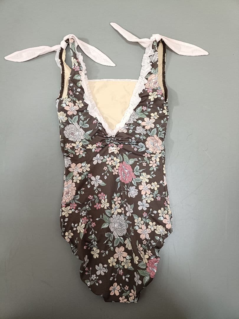 stina　スティナ　Lサイズ　タイプJ　フリル　花柄　中古美品