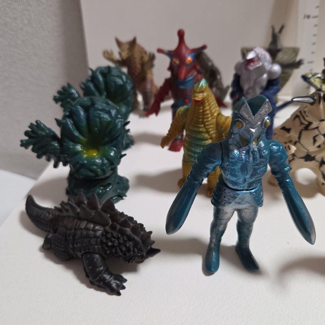 ウルトラマン　怪獣フェギュア　ソフビ　　まとめ売り　23体