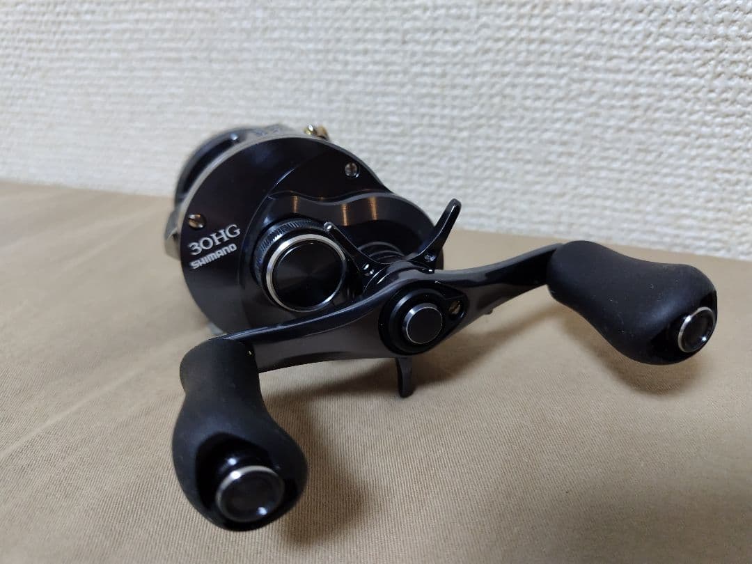 シマノカルカッタコンクエストシャローエディション30HG(100HGスプール付)
